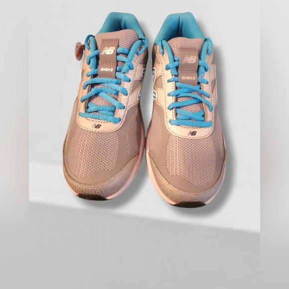 MSRP$180 New Balance 1540v3 Silver Polaris Women's Size 7.5 W 2E. NIB - Picture 11 of 12